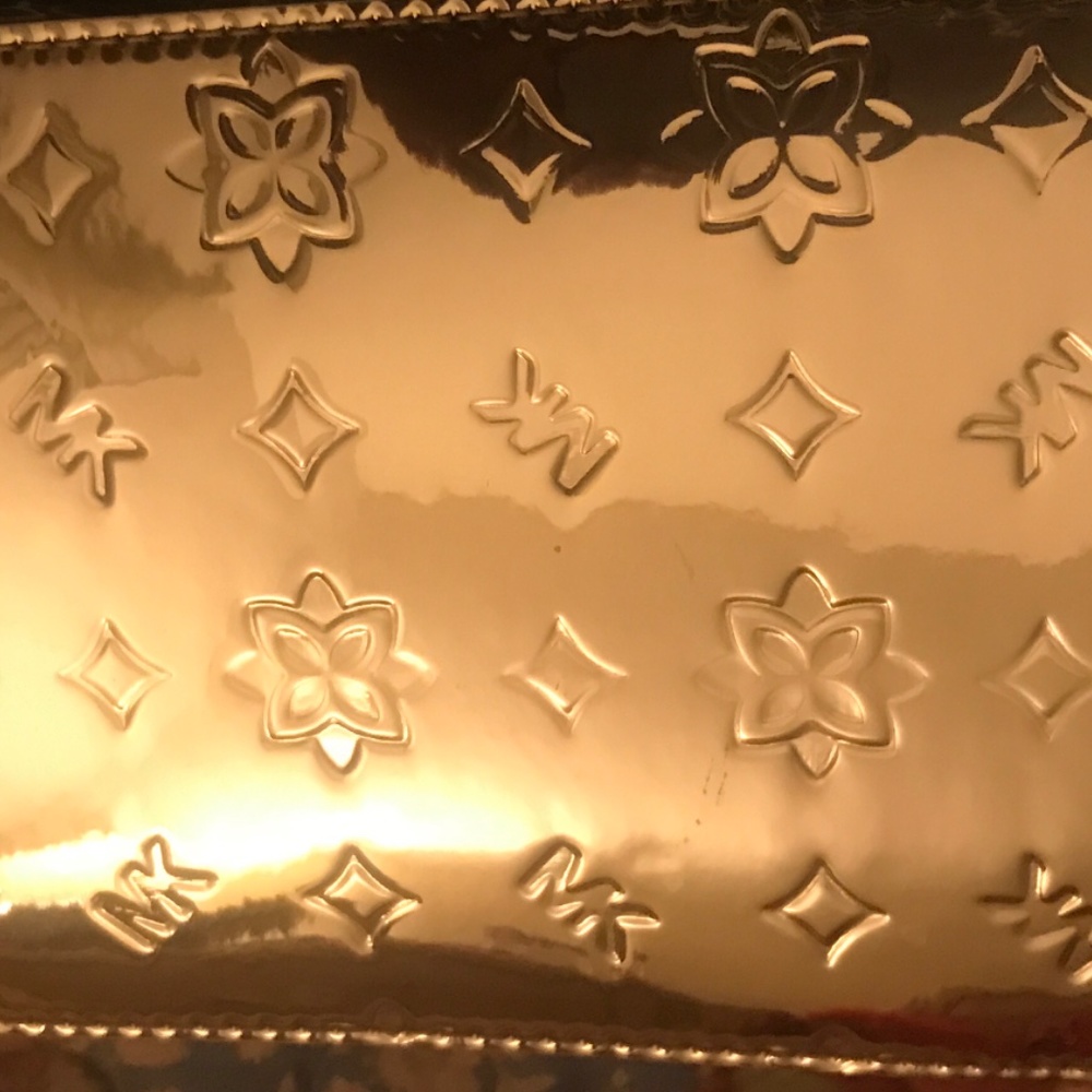 Purse - Picture 2 of 4